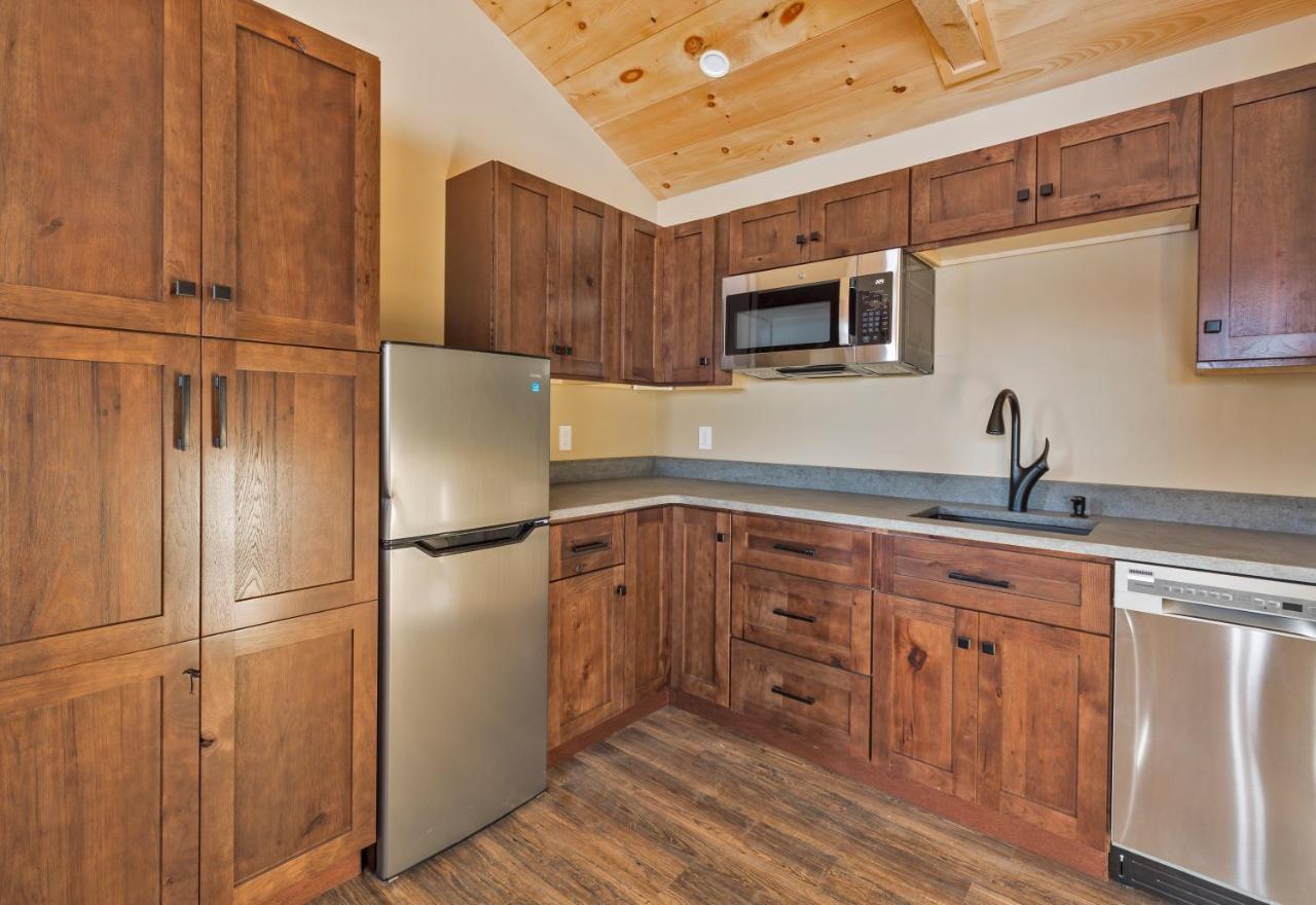 The Lodge By Sunapee Stays Экстерьер фото