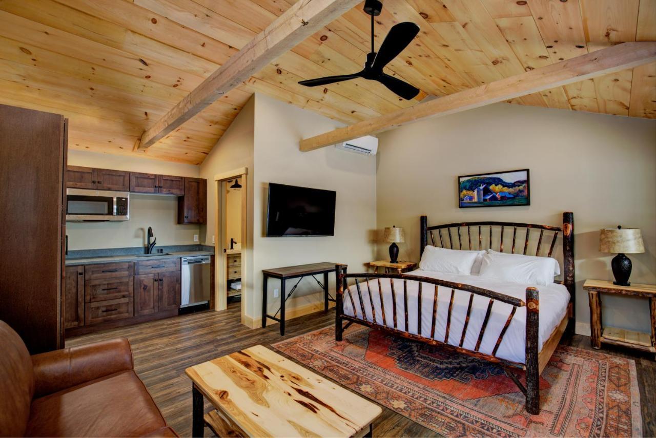 The Lodge By Sunapee Stays Экстерьер фото